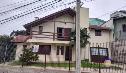Casa com 3 quartos à venda na Bela Vista, Caxias do Sul , 237 m2 por R$ 750.000