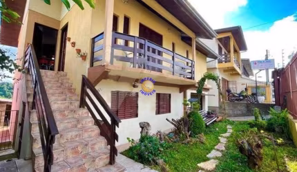Casa com 3 quartos à venda no Rio Branco, Caxias do Sul , 255 m2 por R$ 900.000