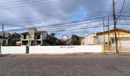Terreno à venda no Floresta, Caxias do Sul  por R$ 750.000