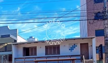 Casa com 3 quartos à venda no Exposição, Caxias do Sul  por R$ 670.000