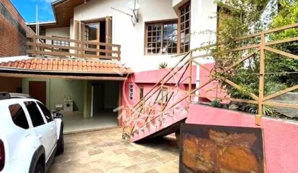Casa com 5 quartos à venda no Santa Catarina, Caxias do Sul , 300 m2 por R$ 750.000