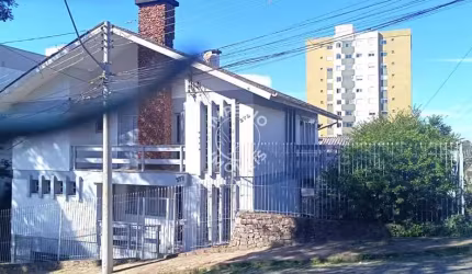 Casa com 3 quartos à venda no Rio Branco, Caxias do Sul , 274 m2 por R$ 985.000