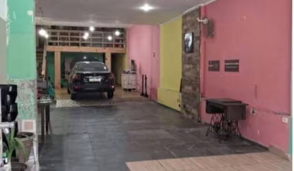 CASA ASSOBRADADA NA MOOCA  233m2 DE ÁREA CONSTRUIDA