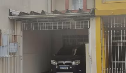 Sobrado com 3 Quartos e 2 banheiros à Venda, 176 m² por R$ 765.000