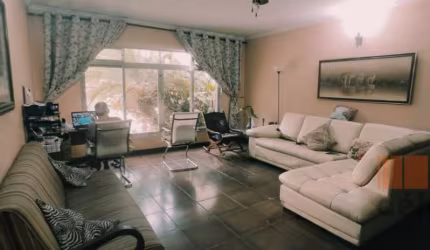 SOBRADO NA MOOCA/SP - 249m²  (frente de 8,5m por 29,29m - Locação: R$ 7.500  | Venda R$ 1.500.000