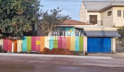 Casa com 4 quartos à venda na Leôncio Derosso, 805, Xaxim, Curitiba, 223 m2 por R$ 750.000