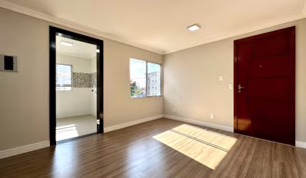 Apartamento reformado com 2 quartos e vaga no Ouro Fino – São José dos Pinhais