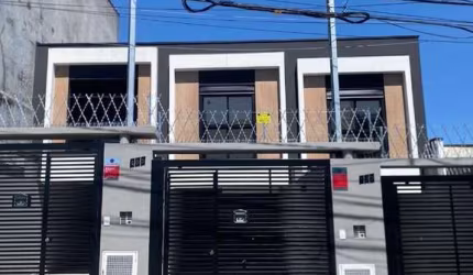 Sobrado à Venda em Vila Nhocune, São Paulo - SP