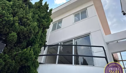 SOBRADO Á VENDA OU LOCAÇÃO  3 SUÍTES VARANDA QUINTAL 4 VAGAS
