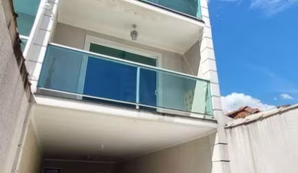 Sobrado Triplex  com excelente espaço interno