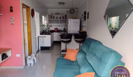 CASA EM CONDOMINIO FECHADO VILA RÉ - SP.