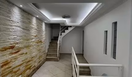 Sobrado com 02 dormitórios suíte e vaga de garagem na Vila Ré