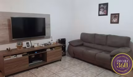 Casa com 3 Quartos e 2 banheiros à Venda, 80 m² por R$ 470.000,00.