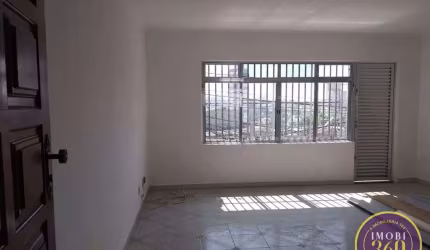 Casa com 3 Quartos e 1 banheiro para Alugar, 90 m² por R$ 2.300,00/mês.