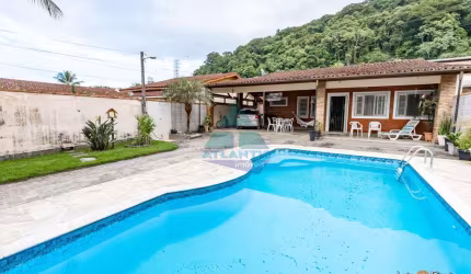 Casa com 4 dorms, Praia da Lagoinha, Ubatuba - R$ 900 mil, Cod: 2379
