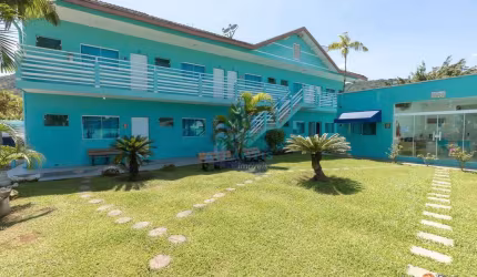 Pousada com 16 dorms, Praia da Lagoinha, Ubatuba - R$ 8.2 mi