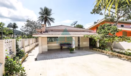 Casa com 4 quartos, Condomínio Samola, Ubatuba - R$ 950 mil, Cod: 1395
