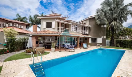 Casa com 3 dorms, Recanto da Lagoinha, Ubatuba - R$ 2.5 mi, Cod: 1988