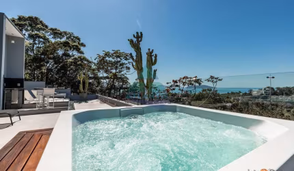 Casa com 4 dorms, Praia do Pulso, Ubatuba - R$ 7 mi, Cod: 2254