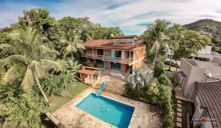 Casa com 3 dorms, Ponta das Toninhas, Ubatuba - R$ 2.3 mi, Cod: 2388