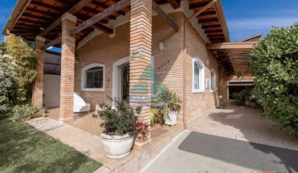 Casa com 5 dorms, Condomínio Lagoinha, Ubatuba - R$ 1.4 mi, Cod: 2470