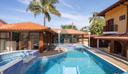 Casa com 8 quartos, Enseada, Ubatuba - R$ 3.1 mi, Cod: 2712