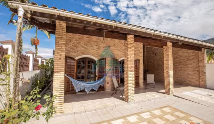 Casa com 5 quartos, Praia da Maranduba, Ubatuba - R$ 1.1 mi, Cod: 1616