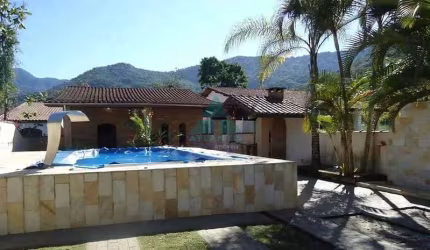 Casa com 3 dorms, Praia do Sapê, Ubatuba - R$ 550 mil, Cod: 1769
