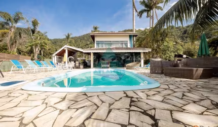 Casa com 10 dorms, Praia da Fortaleza, Ubatuba - R$ 6 mi, Cod: 1738