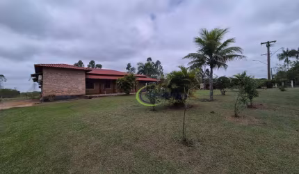 Sítio com 3 dormitórios à venda, 20000 m² por R$ 1.500.000,00 - Mandú - Pindamonhangaba/SP