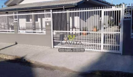 Belíssima casa no Bairro Nossa Senhora da Paz em Piçarras Aproximadamente 1.000m da praia/#LAVITAIMOVEIS