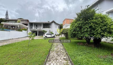 Casa com 4 dormitórios para alugar, 261 m² por R$ 7.100,00/mês - Garcia - Blumenau/SC