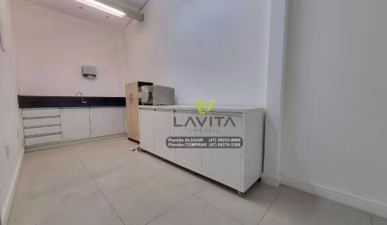 Excelente Sala Comercial ao lado do Hotel Himmelblau no Centro de Blumenau.