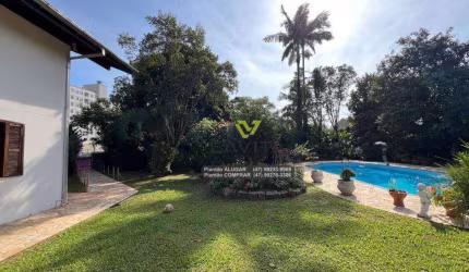 Casa Residencial ou Comercial á Venda Com 558m² Área Construída - 4 Dormitórios - Bairro Badenfurt - Blumenau SC | La Vita Imóveis