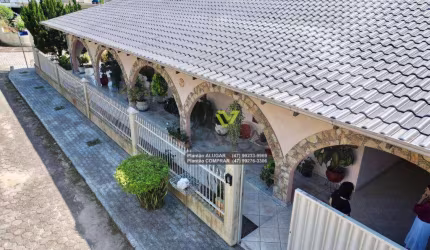 Casa com 4 dormitórios à venda, 250 m² por R$ 995.000,00 - Bela Vista - Gaspar/SC