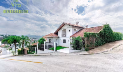 Casa com 3 suítes à venda, 327 m² por R$ 1.600.000,00 - Centro - Gaspar/SC | LA VITA IMÓVEIS
