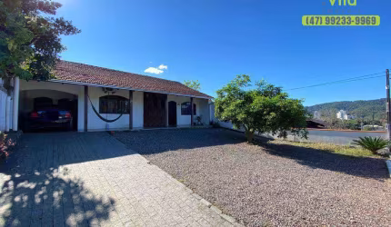 Casa com 3 Dormitórios a Venda e Locação, Aluguel - Bairro Agua Verde - Blumenau SC | La Vita Imóveis