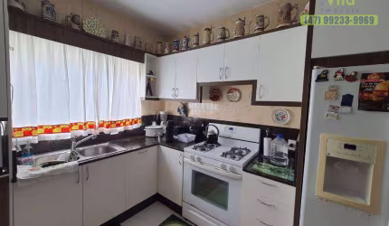 Casa com 4 dormitórios, 225 m² - venda por R$ 1.500.000 ou aluguel por R$ 7.551/mês - Vorstadt - Blumenau/SC / La  Vita Imoveis
