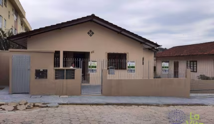 QUITINETE nova ( PISO SUPERIOR da casa ) pronta para morar próximo ao IFSC