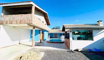 CASA COM PISCINA