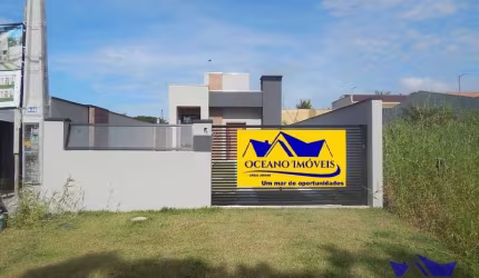 CASA COM 3 DORMITÓRIOS E PISCINA