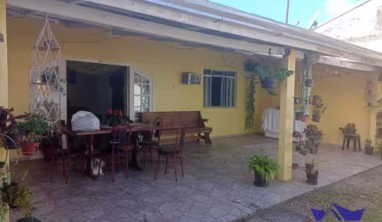 CASA À VENDA NO CARVOEIRO: 2 DORMITÓRIOS E AMPLA ÁREA DE LAZER!