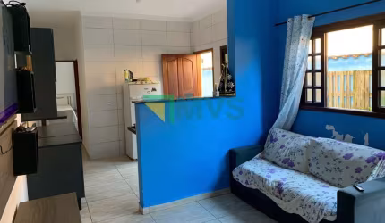Casa à venda em Itanhaém-SP, bairro Nossa Senhora do Sion: 2 quartos, 1 suíte, 1 sala, 2 vagas, 65m². Imperdível!