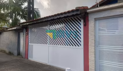 Ótima oportunidade! Casa à venda em Itanhaém-SP, no Jardim Belas Artes, com 2 quartos, 1 suíte, 2 salas, 2 banheiros, 2 vagas e 72,52 m².