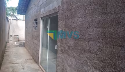 Imperdível oportunidade! Casa à venda em Itanhaém-SP, Balneário California, 2 quartos, 1 suíte, 2 salas, 2 banheiros, 2 vagas, 60m².