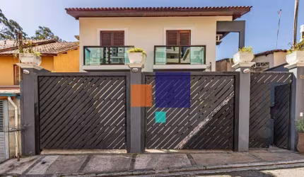 Casa Alto Padrão, 600m² com 03 suites com banheira, piscina e churraqueira - Aluga-se no Morumbi