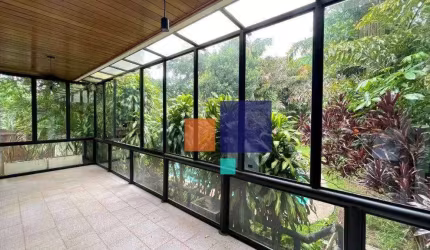 Casa Alto Padrão 898m² com 05 suítes, 08 vagas e Piscina - Vende-se ou Aluga-se na Vila Olímpia