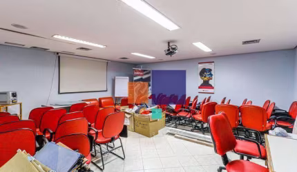 Conjunto Comercial 441m², com 16 salas, 04 banheiros e refeitório - Vende-se ou Aluga-se