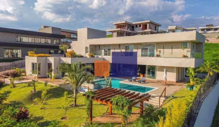 Casa Alto Padrão em Condomínio 646m² com 04 suítes e 03 vagas - Vende-se em Vinhedo
