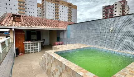 Imperdível! Casa à venda em Praia Grande-SP no Boqueirão, 3 quartos, 1 suíte, 2 salas, 2 vagas de garagem, 150m².